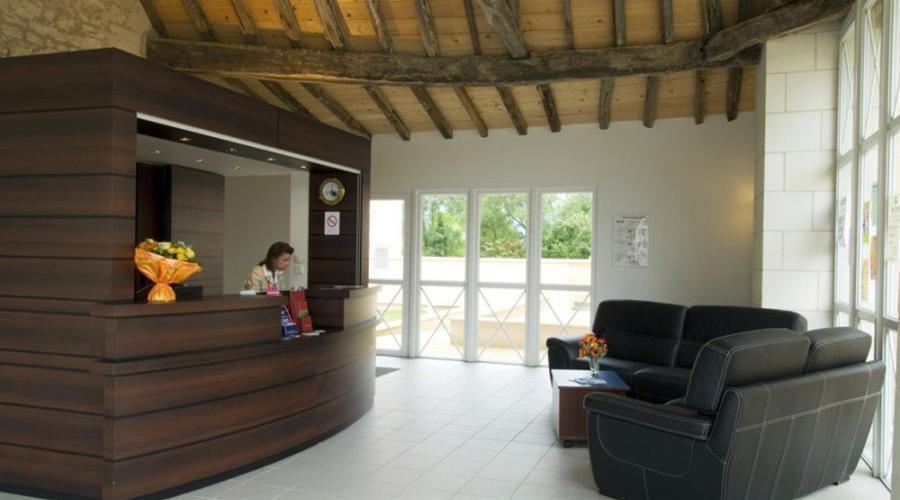 Terres De France - Appart'Hotel La Roche-Posay Exterior foto